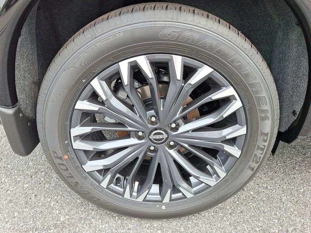 New 2026 Black Nissan Platinum image 5