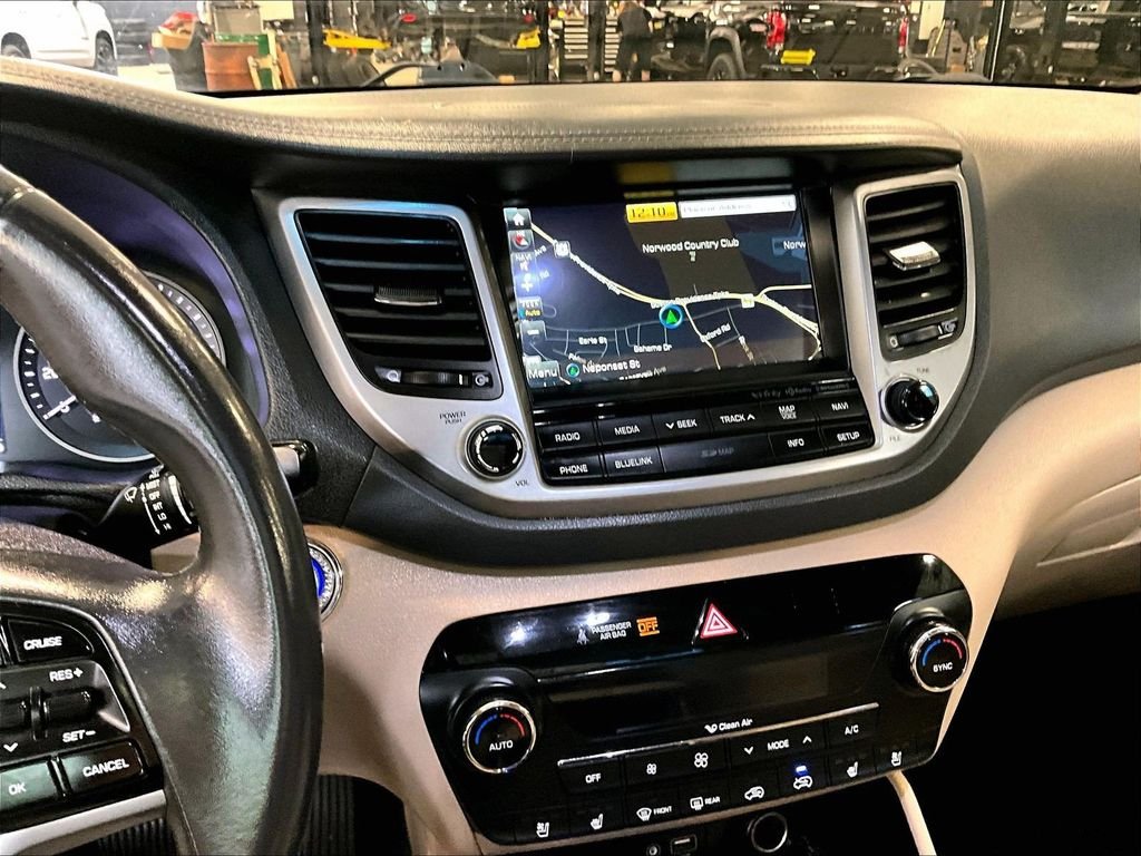 Used 2017 Beige Hyundai Limited image 19