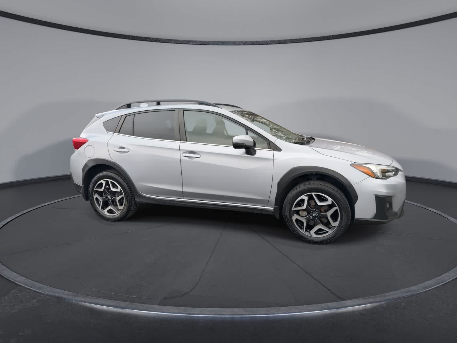 Used 2019 Ice Silver Metallic Subaru Limited image 9