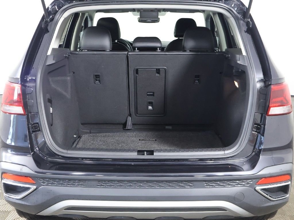 Used 2023 Black Volkswagen 1.5T SE image 19