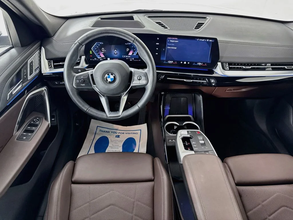 Used 2025 White BMW xDrive28i image 29