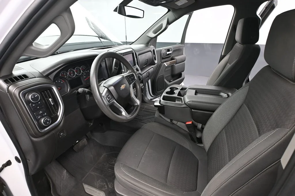 Used 2022 White Chevrolet LT image 17