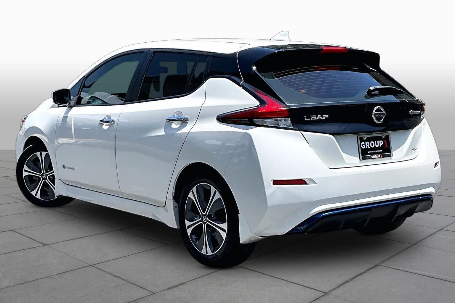 Used 2019 Pearl White Tricoat Nissan SV image 11