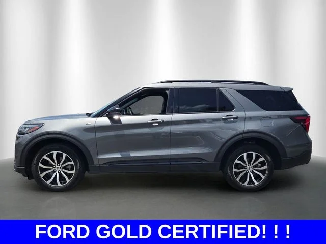 Certified Used 2025 Gray Metallic Ford ST-Line image 2
