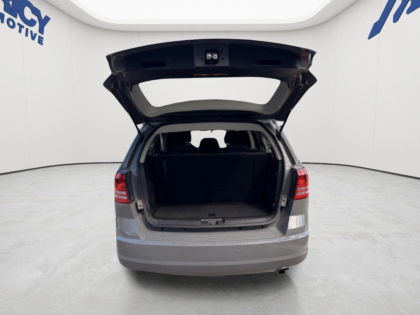 Used 2020 Destroyer Gray Clearcoat Dodge SE Value image 4