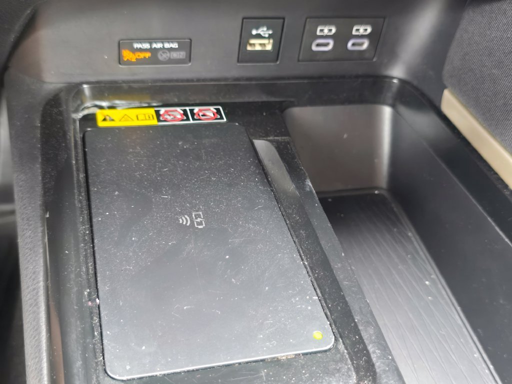 Used 2025 Silver Toyota LE image 7