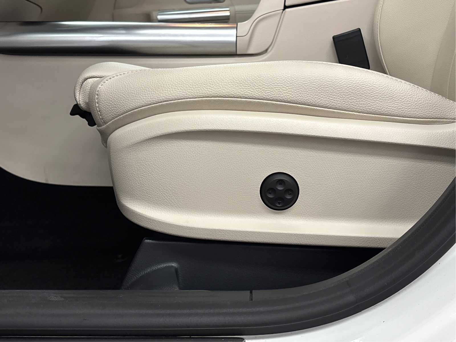 Used 2026 Polar White Mercedes-Benz GLA 250 image 35