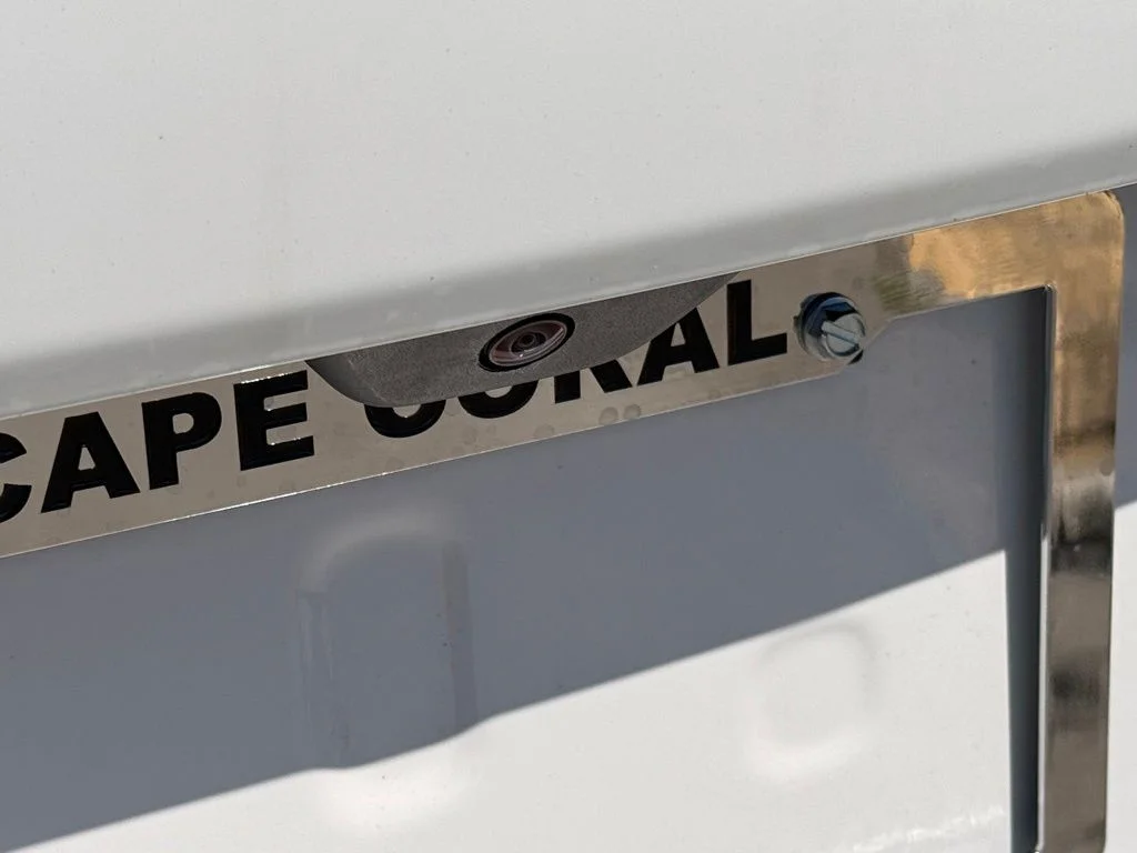 New 2026 Bright White Clear-Coat Exterior Paint Jeep Limited image 34