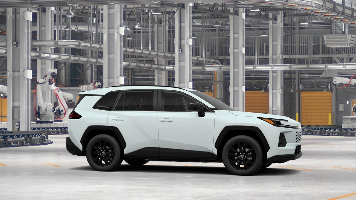 New 2026 Wind Chill Pearl Toyota XLE Premium image 13