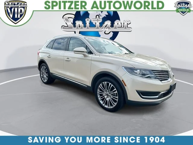 Used 2018  Lincoln Reserve image 2