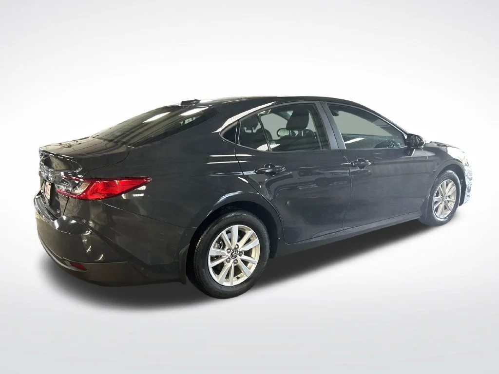 Used 2025  Toyota LE image 5