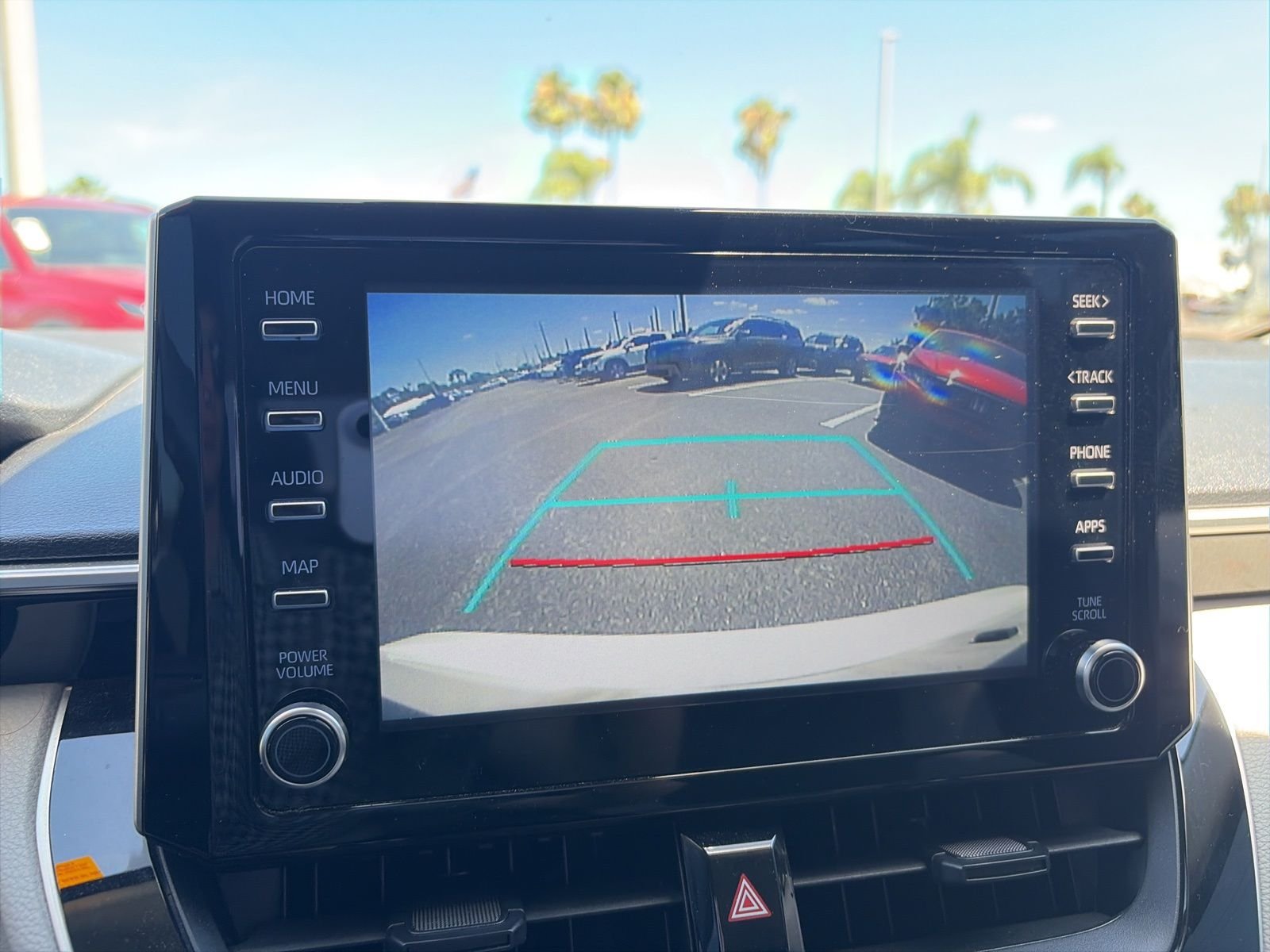 Used 2020 White Toyota LE image 18