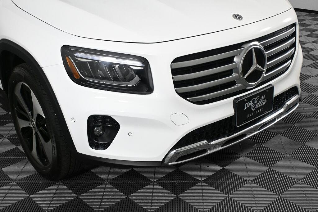 Used 2024 Polar White Mercedes-Benz GLB 250 image 35