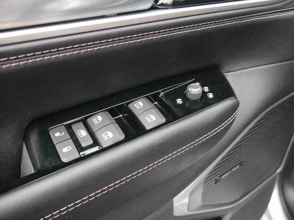 New 2026 Silver Zynith Jeep Grand Wagoneer image 27