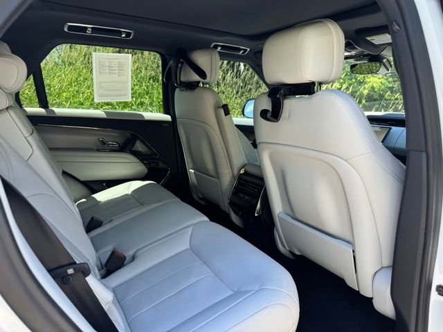 Certified Used 2025 Fuji White Land Rover SE image 16