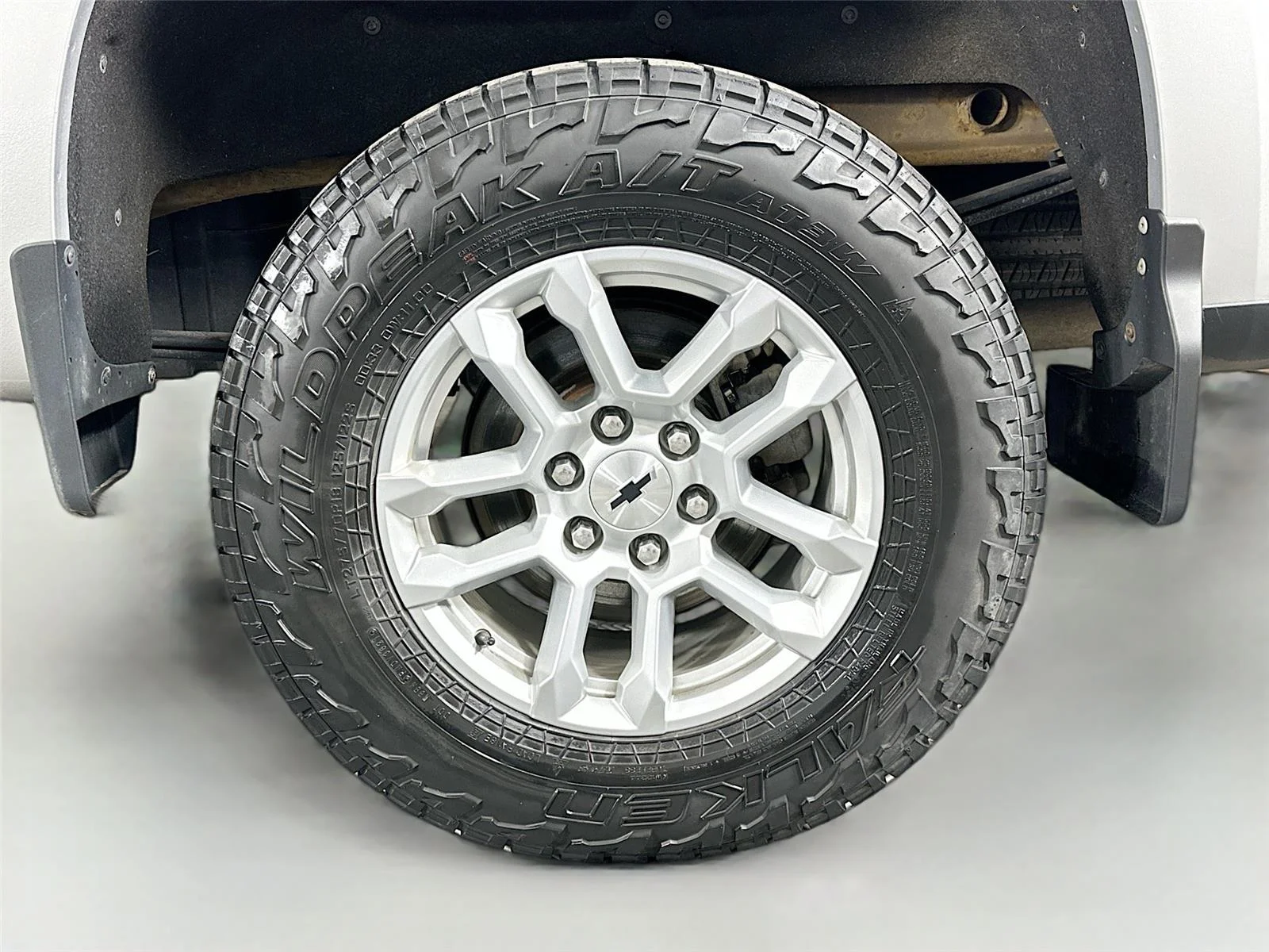 Used 2022 Silver Ice Metallic Chevrolet RST image 29