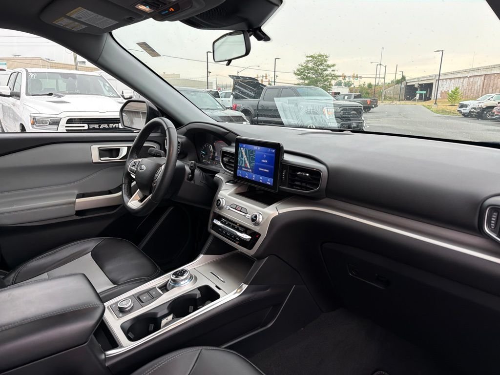 Certified Used 2022 Black Metallic Ford XLT image 27