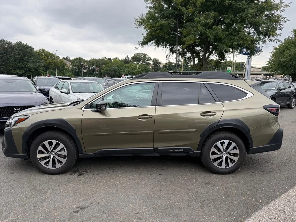Used 2025 Autumn Green Metallic Subaru Premium image 9