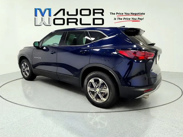 Used 2025 Black Chevrolet LT image 5
