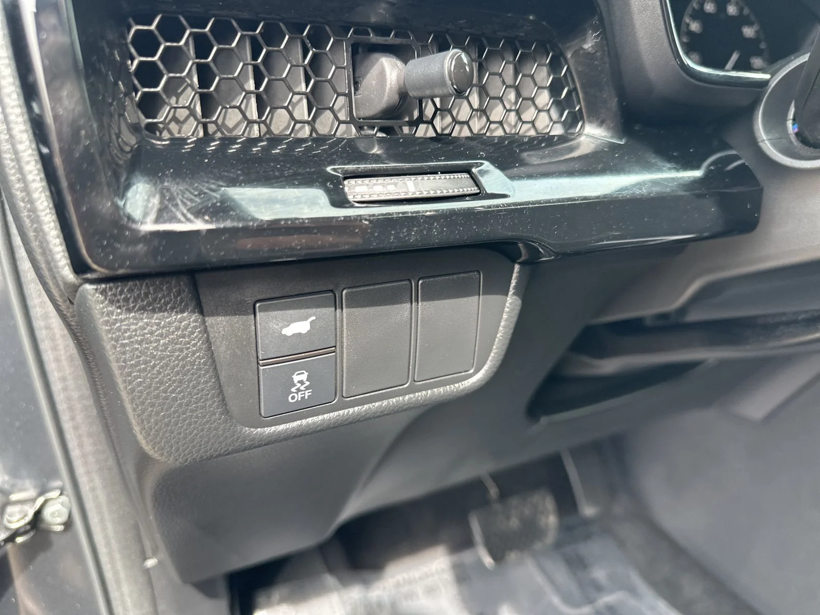 Certified Used 2025 Gray Honda Sport Touring image 16