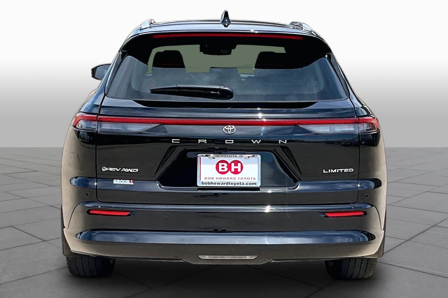 Pre-Owned 2025 Toyota Crown Signia Limited