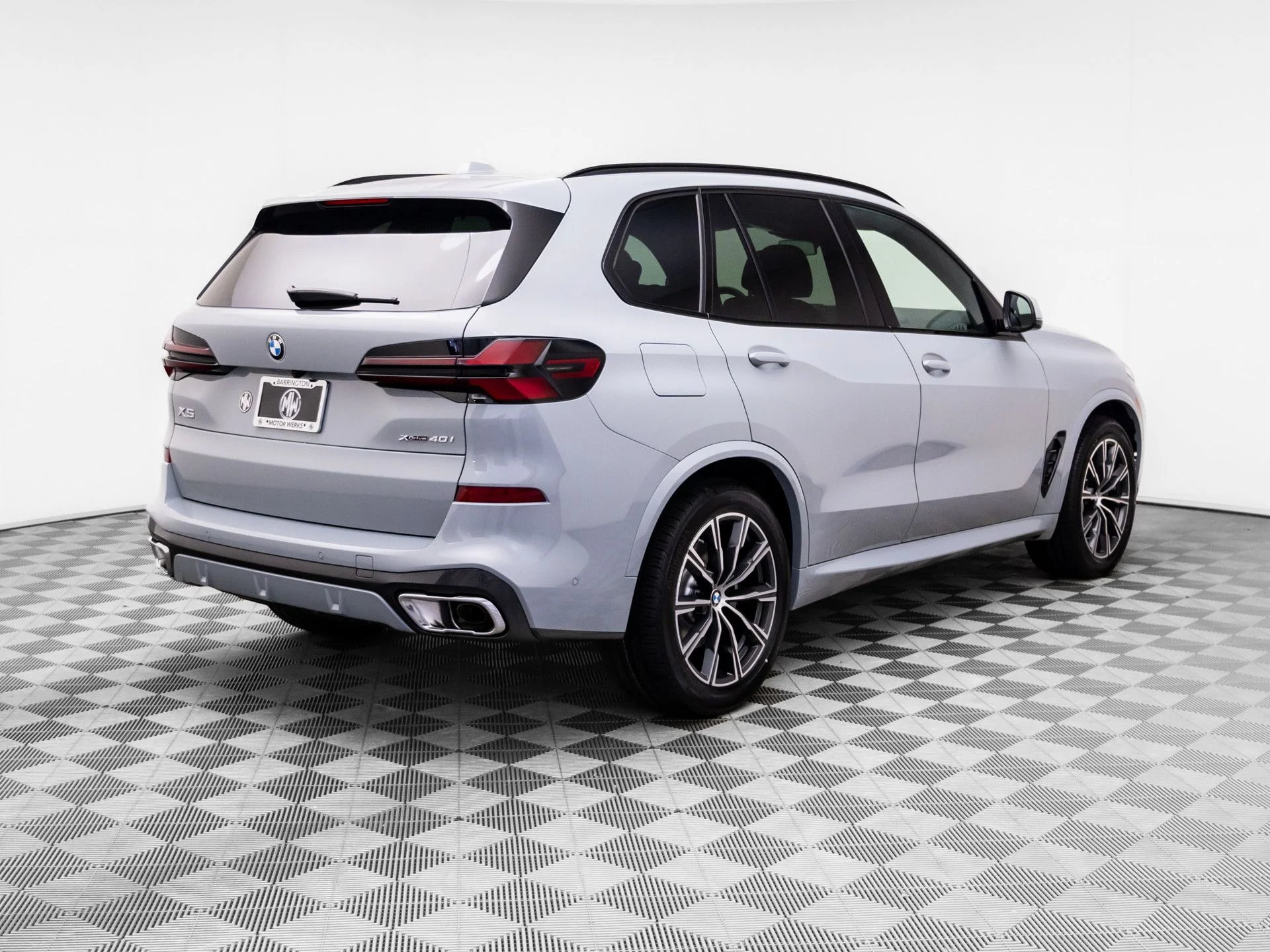 New 2026 Gray BMW xDrive40i image 5