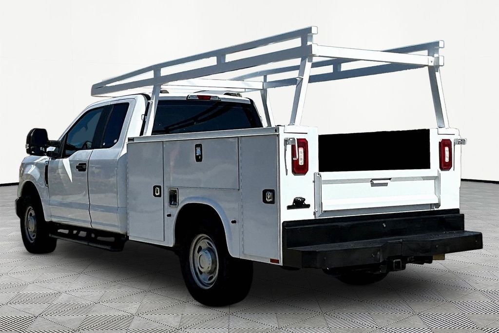 Used 2020 White Ford XL image 4