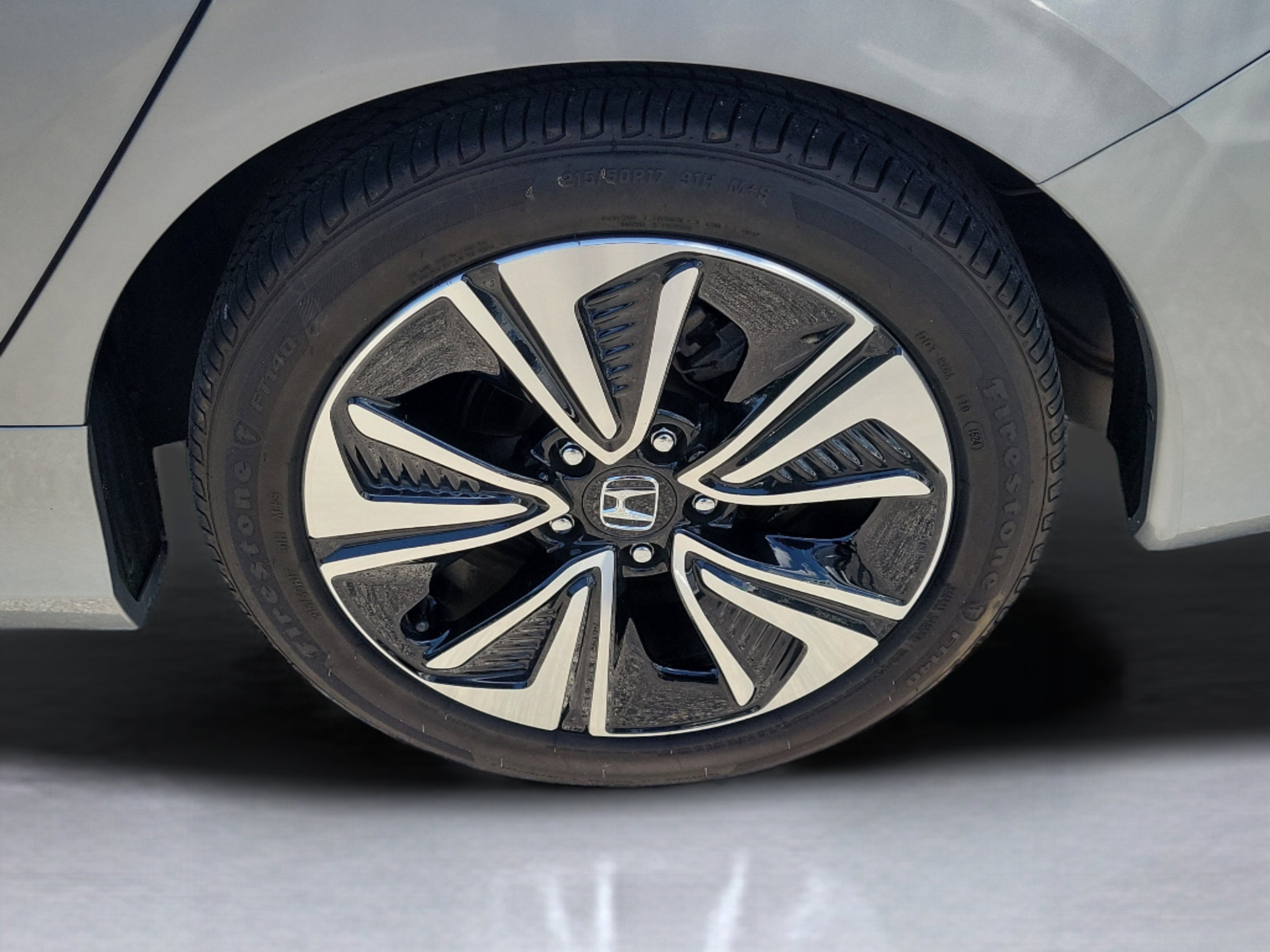 Used 2018 Silver Metallic Honda EX-L image 8