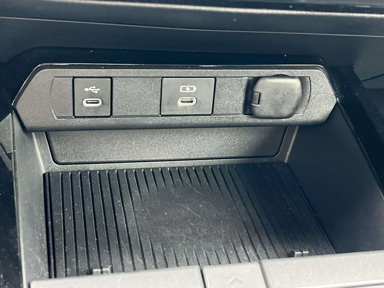 Used 2023 Cutting Edge Toyota XSE image 38