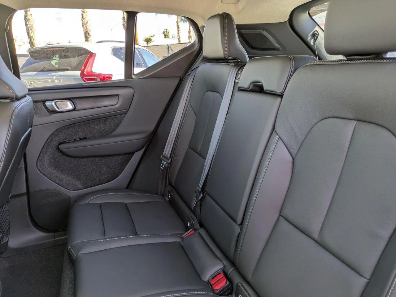 2026 Volvo XC40 Ultra - Photo 12