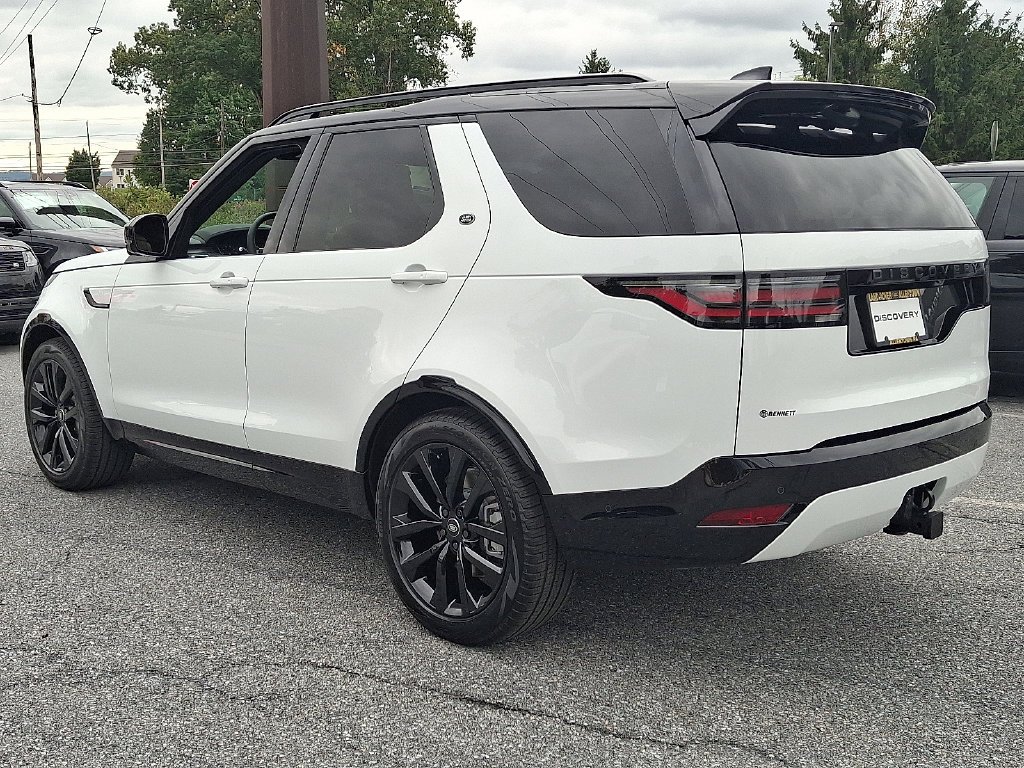 New 2026 Fuji White Land Rover Dynamic SE image 4