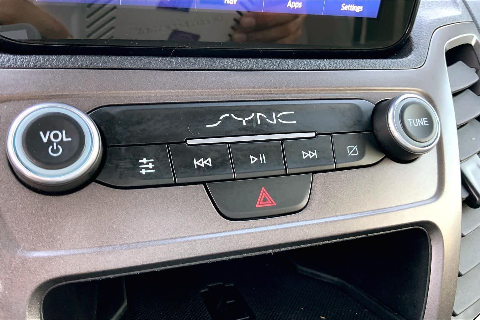 Used 2023 Frozen White Ford XLT image 31