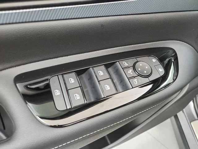 Used 2026 Gray Nissan Platinum image 43