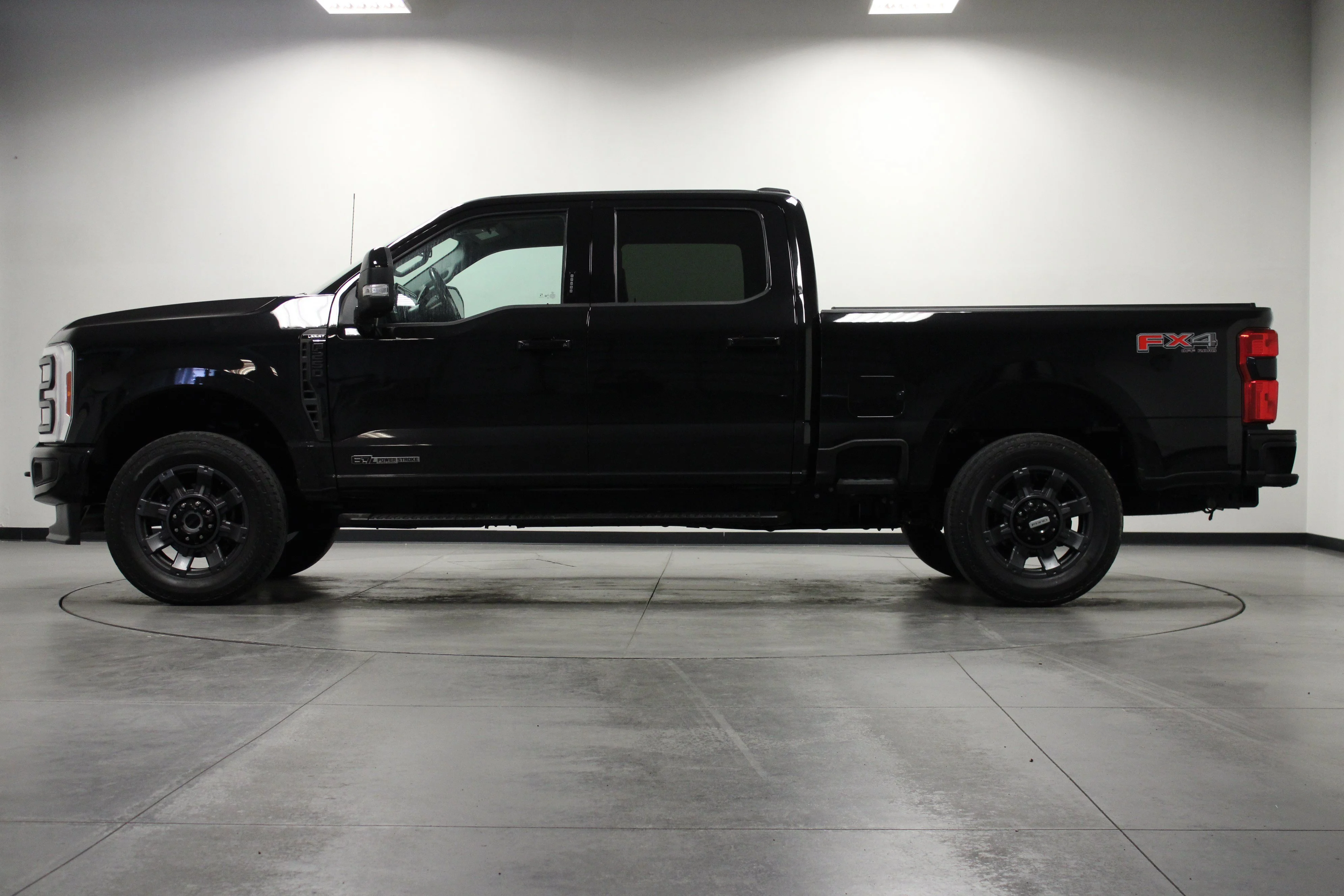 Used 2023 Agate Black Metallic Ford LARIAT image 7