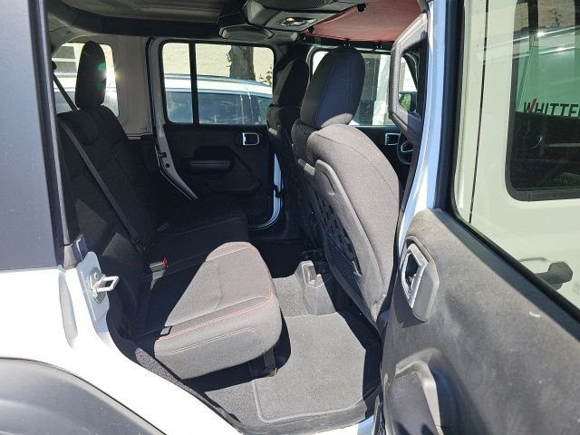 Used 2019 White Jeep Unlimited Rubicon image 11