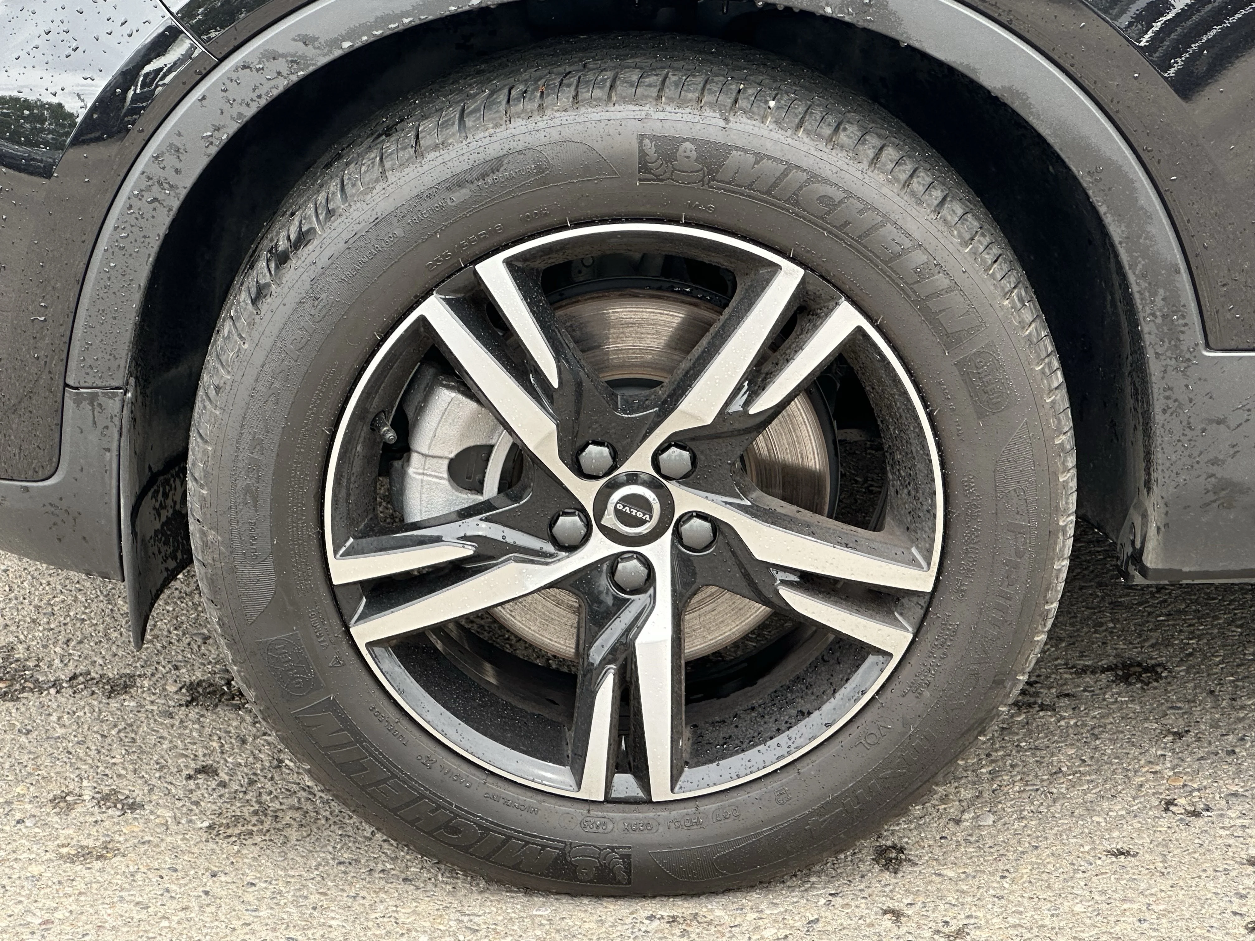 Certified Used 2025  Volvo Core Bright Theme image 6