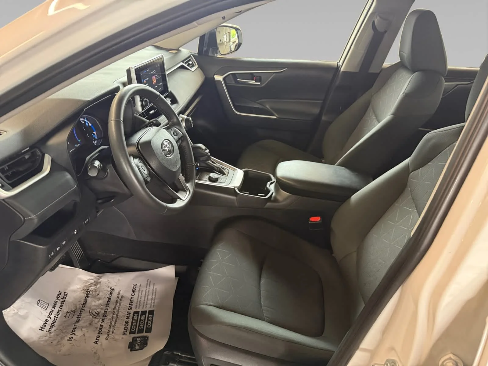 Used 2024 Ice Cap Toyota Hybrid XLE image 11