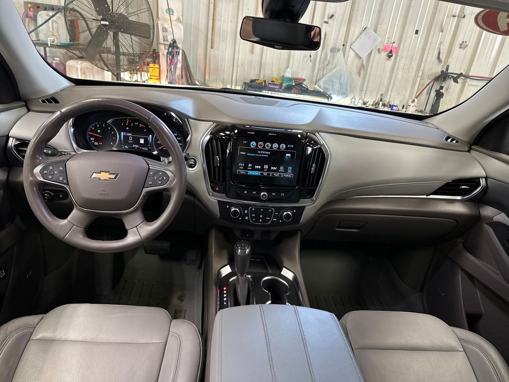 Used 2019 White Chevrolet Premier image 18