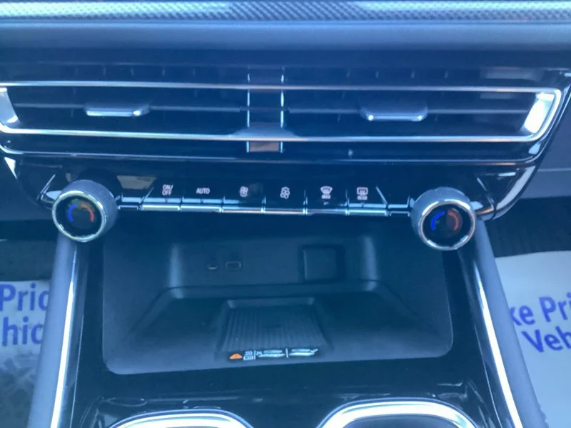 2027 Chevrolet Traverse Z71 - Photo 35
