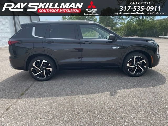 Used 2024 Black Mitsubishi SEL image 4