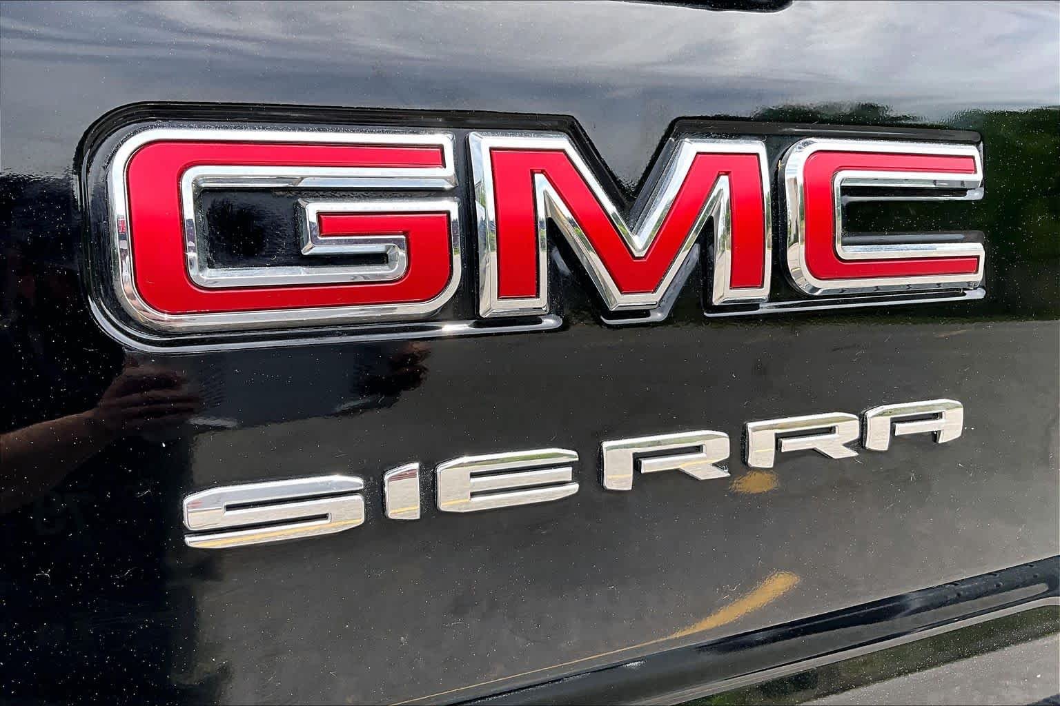 Used 2020 Onyx Black GMC SLE image 33