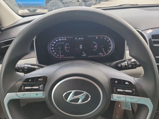 Used 2022 Gray Hyundai SE image 25