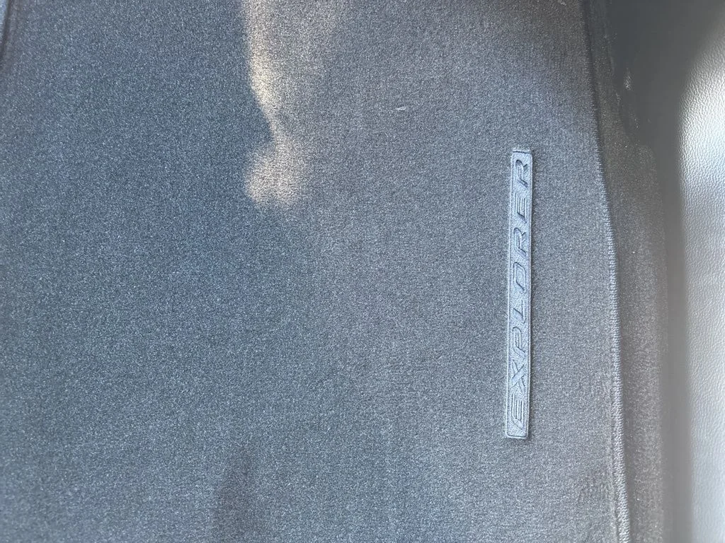 New 2026 White Ford Platinum image 13