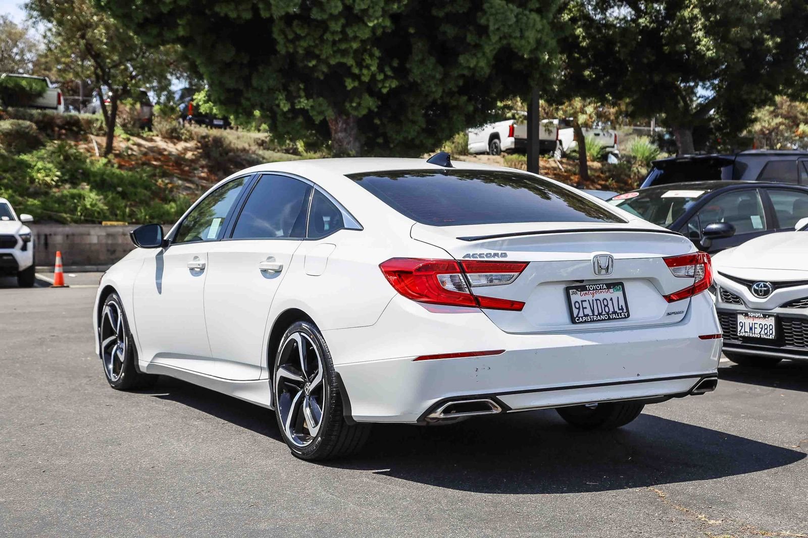 Used 2022 Platinum White Pearl Honda Sport image 6