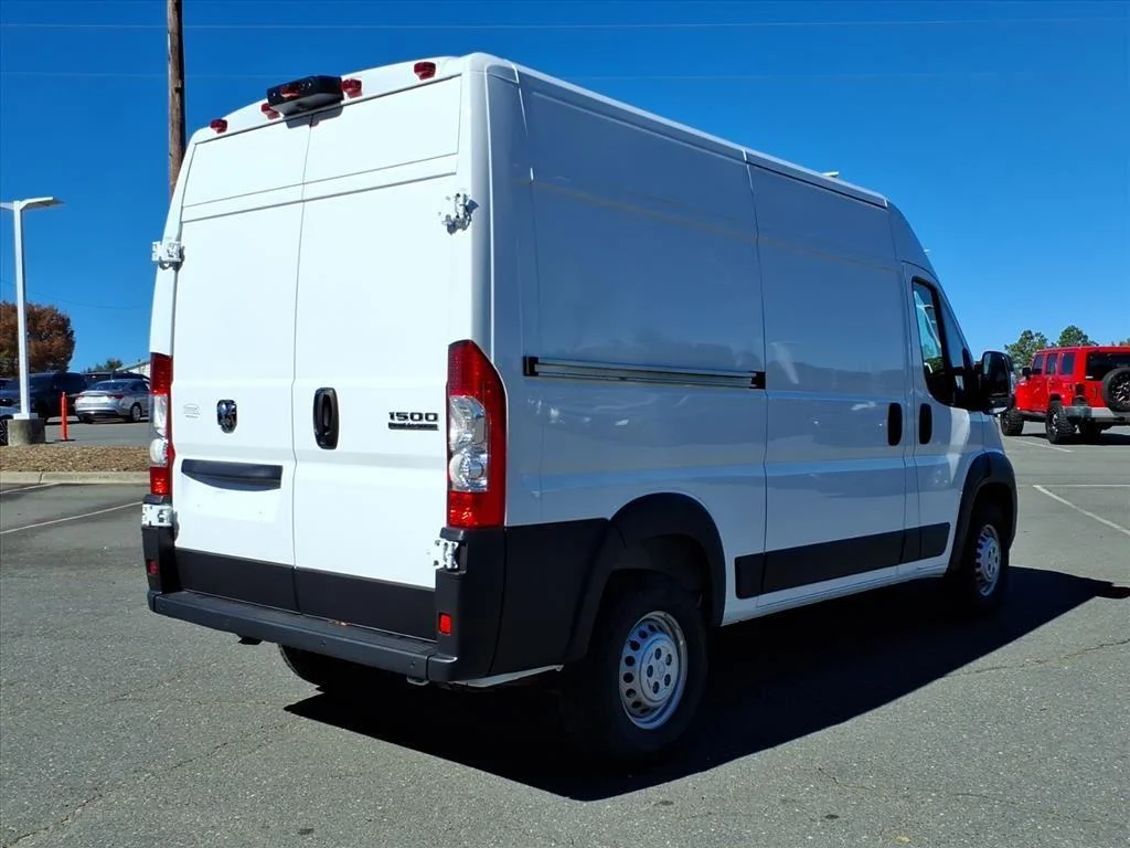 New 2026 Bright White Clearcoat RAM Tradesman image 19