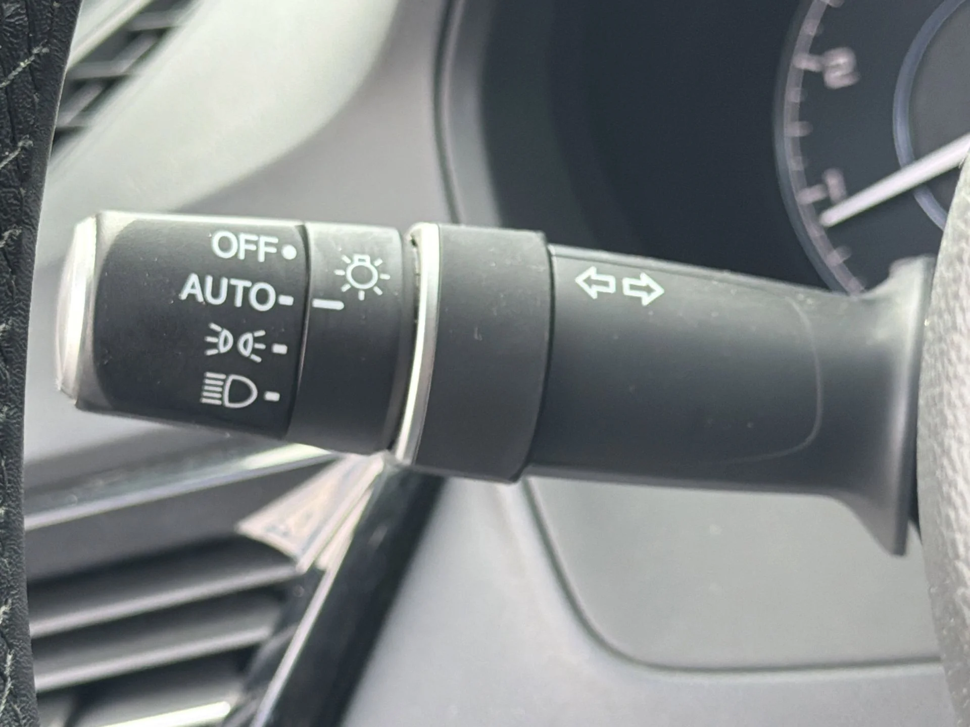 Certified Used 2023 Silver Acura Technology Package image 14