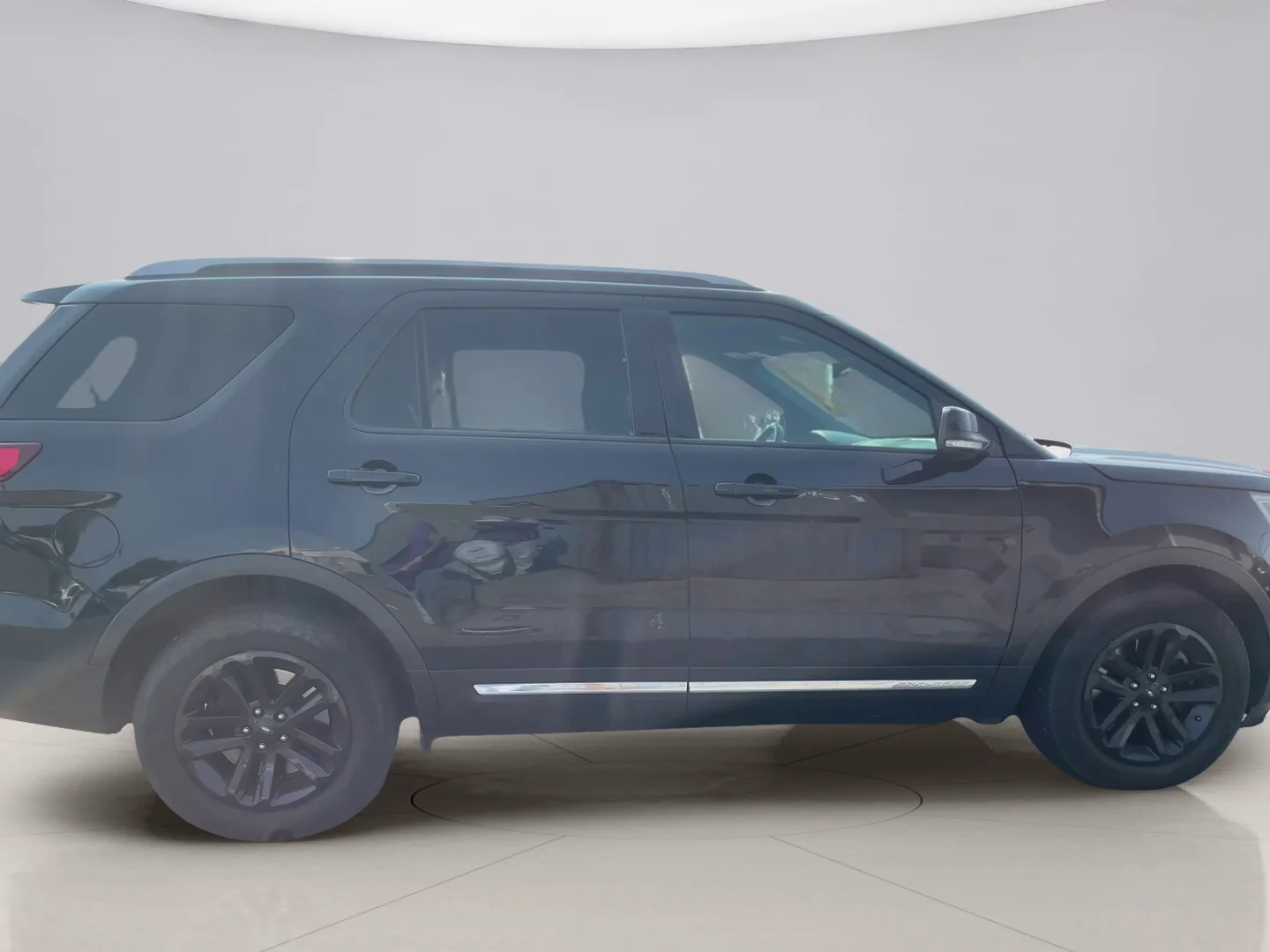 Used 2017 Black Ford XLT image 7
