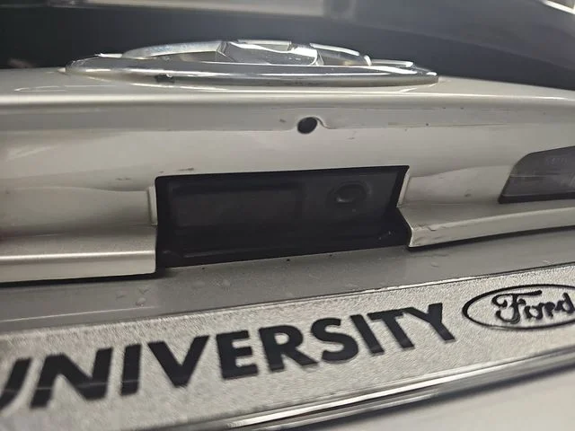 Used 2015 Silver Toyota Three image 13