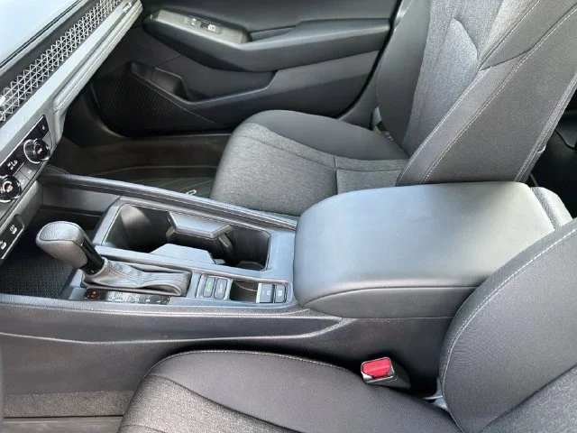 Used 2025  Honda SE image 20