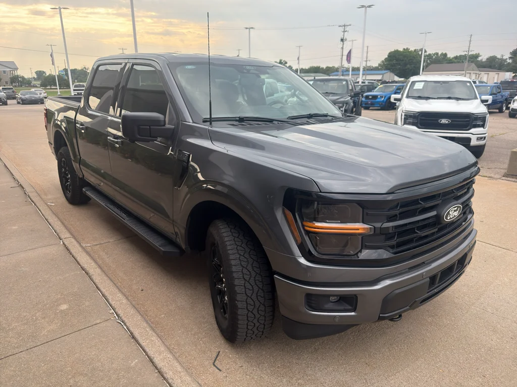 Used 2025 Carbonized Gray Metallic Ford XLT image 4